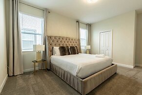 Luxury 9BR Villa Poolside Bliss n Pool Table Fun