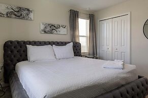 Luxury 9BR Villa Poolside Bliss n Pool Table Fun