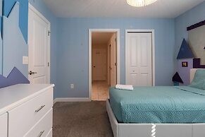 Luxury 9BR Villa Poolside Bliss n Pool Table Fun