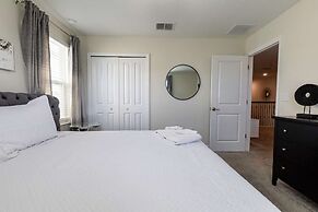 Luxury 9BR Villa Poolside Bliss n Pool Table Fun