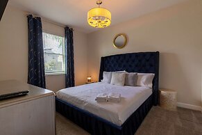 Luxury 9BR Villa Poolside Bliss n Pool Table Fun