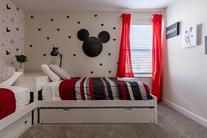 Luxury 9BR Villa Poolside Bliss n Pool Table Fun