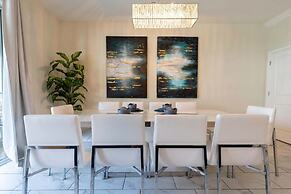 Luxury 9BR Villa Poolside Bliss n Pool Table Fun