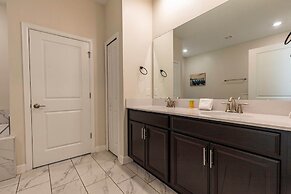 Luxury 9BR Villa Poolside Bliss n Pool Table Fun