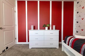 Luxury 9BR Villa Poolside Bliss n Pool Table Fun