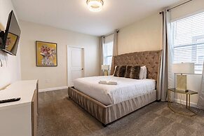 Luxury 9BR Villa Poolside Bliss n Pool Table Fun