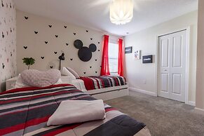 Luxury 9BR Villa Poolside Bliss n Pool Table Fun