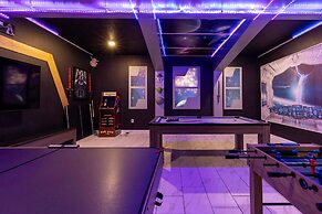 Luxury 9BR Villa Poolside Bliss n Pool Table Fun