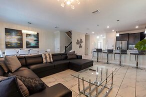 Luxury 9BR Villa Poolside Bliss n Pool Table Fun