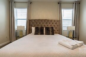 Luxury 9BR Villa Poolside Bliss n Pool Table Fun