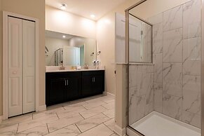 Luxury 9BR Villa Poolside Bliss n Pool Table Fun