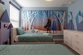 Luxury 9BR Villa Poolside Bliss n Pool Table Fun