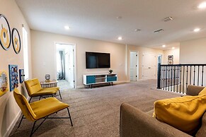 Luxury 9BR Villa Poolside Bliss n Pool Table Fun