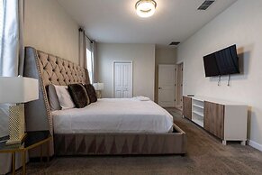 Luxury 9BR Villa Poolside Bliss n Pool Table Fun