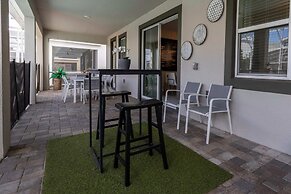 Luxury 9BR Villa Poolside Bliss n Pool Table Fun