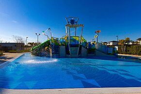 Luxury 9BR Villa Poolside Bliss n Pool Table Fun