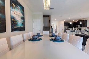 Luxury 9BR Villa Poolside Bliss n Pool Table Fun