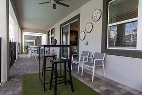 Luxury 9BR Villa Poolside Bliss n Pool Table Fun