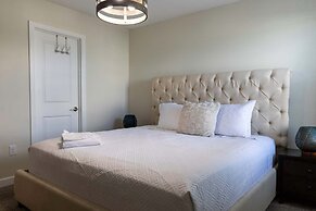 Luxury 9BR Villa Poolside Bliss n Pool Table Fun