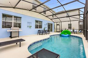 Upstay - Karaoke Mansion w Pool Cinema Themed Rooms