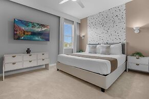 Upstay - Karaoke Mansion w Pool Cinema Themed Rooms