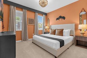 Upstay - Karaoke Mansion w Pool Cinema Themed Rooms