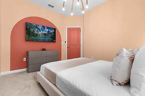 Upstay - Karaoke Mansion w Pool Cinema Themed Rooms