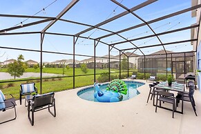 Upstay - Karaoke Mansion w Pool Cinema Themed Rooms