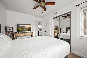 Full Kitchen Mountain Views Indoor Pool Access