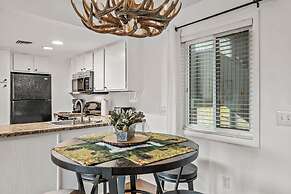 Full Kitchen Mountain Views Indoor Pool Access