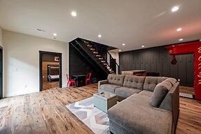 Game Room-hot Tub-10 Mins to Downtown Gatlinburg