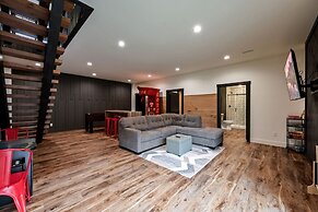 Game Room-hot Tub-10 Mins to Downtown Gatlinburg