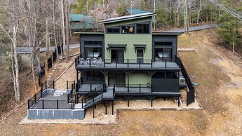 Game Room-hot Tub-10 Mins to Downtown Gatlinburg