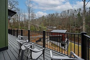 Game Room-hot Tub-10 Mins to Downtown Gatlinburg