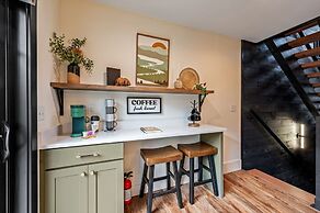 Game Room-hot Tub-10 Mins to Downtown Gatlinburg