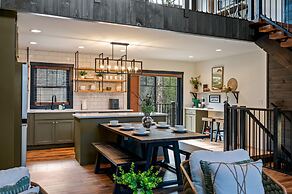 Game Room-hot Tub-10 Mins to Downtown Gatlinburg