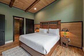 Game Room-hot Tub-10 Mins to Downtown Gatlinburg