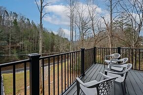 Game Room-hot Tub-10 Mins to Downtown Gatlinburg