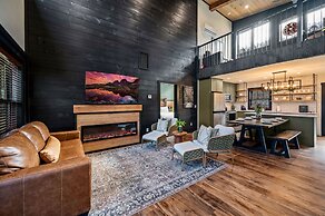 Game Room-hot Tub-10 Mins to Downtown Gatlinburg