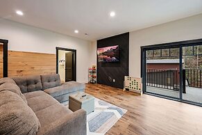 Game Room-hot Tub-10 Mins to Downtown Gatlinburg