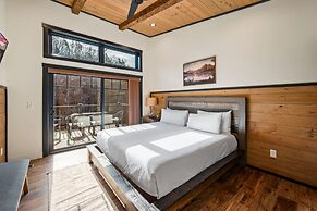 Game Room-hot Tub-10 Mins to Downtown Gatlinburg