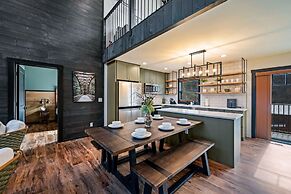 Game Room-hot Tub-10 Mins to Downtown Gatlinburg