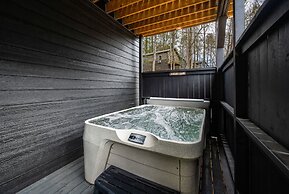 Game Room-hot Tub-10 Mins to Downtown Gatlinburg