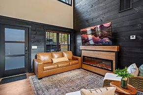 Game Room-hot Tub-10 Mins to Downtown Gatlinburg