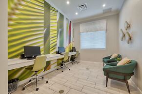 Relaxing Getaway Near Disney With Pool Themed Rooms