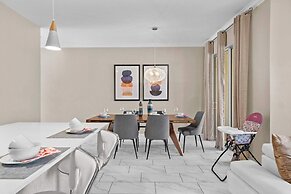 Relaxing Getaway Near Disney With Pool Themed Rooms