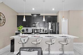 Relaxing Getaway Near Disney With Pool Themed Rooms