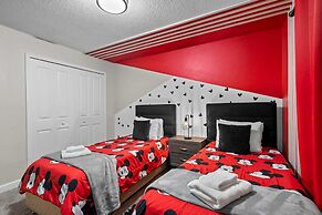 Relaxing Getaway Near Disney With Pool Themed Rooms