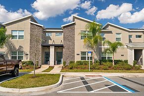 Relaxing Getaway Near Disney With Pool Themed Rooms