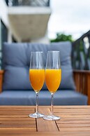 2 BR Apartment With Spacious Loft Close From Beach Zone